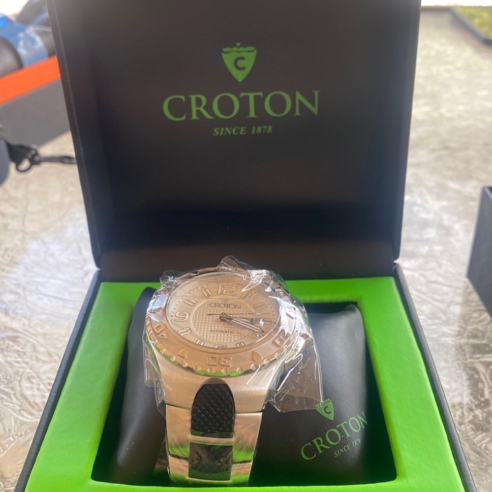 Brand new mens silver croton watch